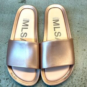 Women’s Melissa USA Size 10 Slide Sandal.